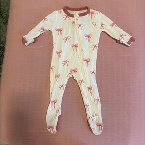 Kyte BABY Pink Bows Zippered Footie